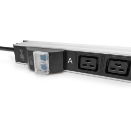 DIGITUS PDU Regleta IT Básica 32A, 24x C13, 4x C19, Monofásico, Vertical, IEC 60309, 3m Cable