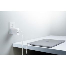 Razer RC21-01700200-R3M1 Cargador para Interior de 130W, Blanco, Compatible con Auriculares, Smartphones, Tablets, Portátiles y más