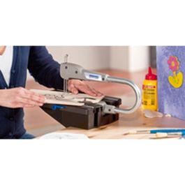 DREMEL MS20-1/5 Sierra de Calar Compacta Moto-Saw 70W 2 en 1 (Estacionaria/Portátil) Variador de Velocidad 1.500-2.250 rpm para Cortes de Precisión