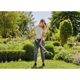 Gardena 360 Eliminador de Malezas de Césped - Sistema Patentado para Uso de Pie - Mango y Patas de Metal - 25 Años de Garantía
