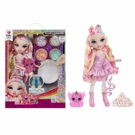 MGA 122401 Muñeca Rainbow High Feature Fantasy - Bella. Rellena sus piernas mágicas con slime y purpurina. Edad +6 años