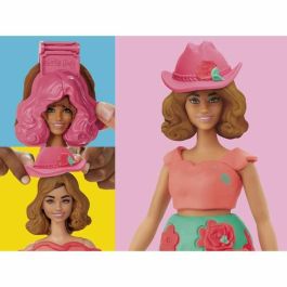 Hasbro Barbie Play-Doh Rosas y Cerquillos Set de Manualidades para Crear Ropa y Peinados, Edad +5 Años