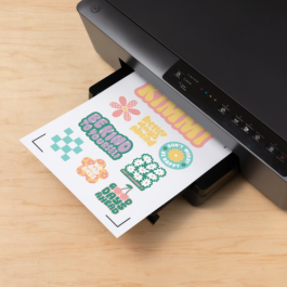 Cricut 2010361 Vinilo de Transferencia Térmica Liso, Blanco, 8 Hojas, 210x297 mm, Compatible con Cricut Maker, Explore y Joy Xtra