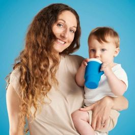 Infantino INF0773554080261 Mi primera taza de Silicona Azul Océano