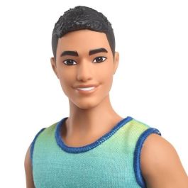 Mattel Barbie Fashionistas Muñeco Ken con camiseta sin mangas para niños +3 años