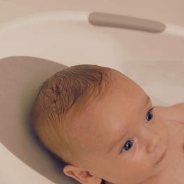 Nuby NUB0370797801464 Bañera para Bebé con Soporte Antideslizante Integrado y Reposacabezas Suave - Desde el Nacimiento