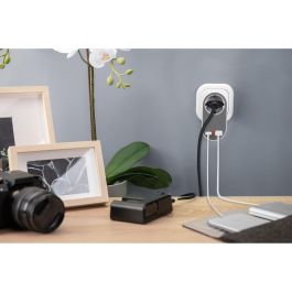 DIGITUS Adaptador Enchufe Universal con 2x USB-A Cargador de Pared para Móviles/Tablets, Gris/Blanco, Interior, IP20