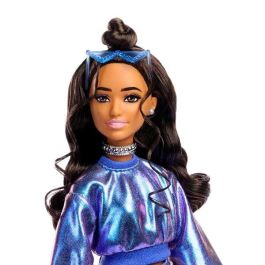 Mattel Barbie Muñeca Deluxe Metallic con Jersey Azul