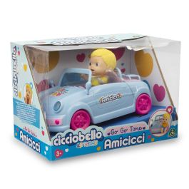 Famosa Amicicci Car CC020000 Muñeco Bebé Flexible con Coche Azul, Movimientos y Expresiones Faciales, +3 Años