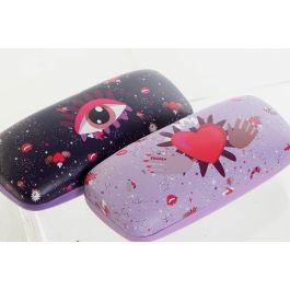 DKD Home Decor Funda Gafas Moderna Colección Good Luck de PU y Metal Lila Rosa 7 x 5.5 x 16 cm Pack 12 Unidades Surtidas DKD Home Decor Funda Gafas Moderna Colección Good Luck de PU y Metal Lila Rosa 7 x 5.5 x 16 cm Pack 12 Unidades Surtidas