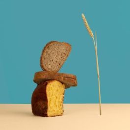 H.Koenig BAKE340 Máquina de pan automática con dispensador de cereales, 12 programas (incluye sin gluten), 650/800g, 550W, LCD