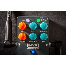 MXR Fx Bass Synth Pedal para Bajo Analógico Vintage con Sub-Octava y Modulación