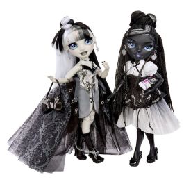 MGA Muñeca Colección Shadow High Heather Greyson 549963, vestida en blanco, negro y gris con 2 looks completos