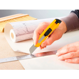 Q-connect XD-11 Cutter Retráctil de Plástico Ancho Cuchilla 18 mm, Accesorio de Oficina y Manualidades, Blíster 1 Unidad