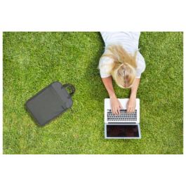 Kensington Funda ECO-FRIENDLY 14" Negro K60103WW para portátil, reciclada, con bolsillos y correa ajustable