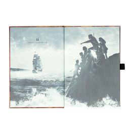 ERIK Cuaderno A5 Los Goonies con 96 Hojas Rayadas, Tapa Dura y Bolígrafo Proyector Incluido