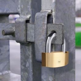 Yale Y2B/80/138/1 Candado de seguridad con martillo, Latón 80 mm, Arco de acero cementado, 3 llaves Yale Y2B/80/138/1 Candado de seguridad con martillo, Latón 80 mm, Arco de acero cementado, 3 llaves