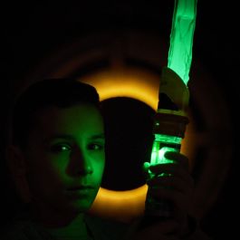 Star Wars G0727 Sable de Luz Squad con Cristal de Poder - 7 Colores y Efectos de Sonido Intercambiables