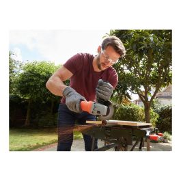 Black+Decker Mini amoladora 710W Ø115mm BEG010-QS con protección contra rearranque y arranque suave Black+Decker Mini amoladora 710W Ø115mm BEG010-QS con protección contra rearranque y arranque suave