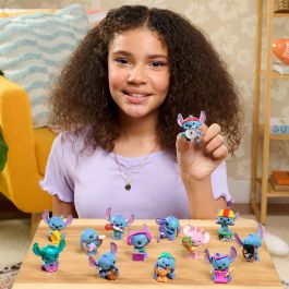 Just Play 46334 Disney Stitch Hobbies S2 - Cápsulas Figuras Sorpresa Coleccionables de Juguete