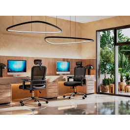 Q-connect Silla de Dirección Ergonómica con Respaldo Alto y Reposacabezas Ajustable, Base Metálica, Color Negro