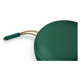 Bang & Olufsen Beosound A1 (2ª Generación) - Altavoz Bluetooth Portátil Resistente al Agua con Asistente Alexa - Verde