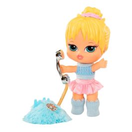 Bratz Muñeca Cloe Babyz Runwayz, incluye top azul, falda rosa y accesorios, +6 años