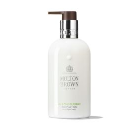 Loción Corporal Molton Brown Lily & Magnolia Blossom 300 ml Precio: 39.49999988. SKU: B1536QCXAB