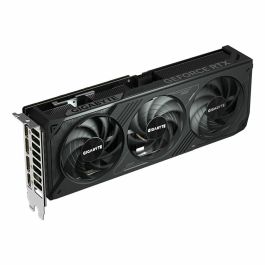 GIGABYTE GeForce RTX 5070 WINDFORCE SFF 12G AAAQE25097 Tarjeta Gráfica GDDR7 7680x4320 PCI-E 5.0