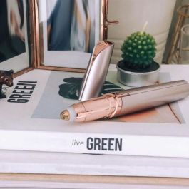 Finishing Touch Flawless FLA5010724535240 Recortador de Cejas de Precisión Recargable - Nueva Generación, Suave y Seguro - Blanco