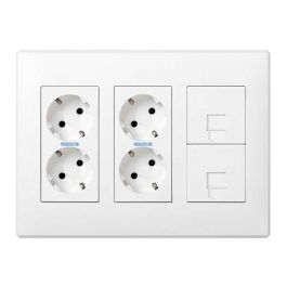 Caja con 4 schuko + 2 rj45, 500 cima superficie o empotrar blanca Precio: 68.7900004. SKU: B1679T4EQH