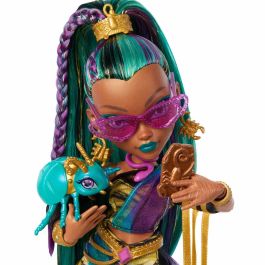 Monster High JDR48 - Muñeca Nefera de Nile - Con Lavish y 7 Accesorios de Moda para coleccionistas