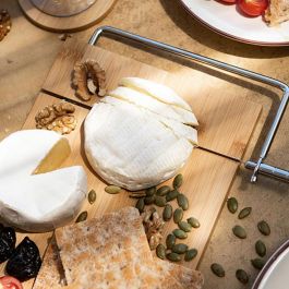 Andrea House Tabla de corte de bambú y metal 27 x 17 x 1 cm para queso