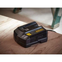 Kit de Inicio - STANLEY FATMAX V20 - SFMCB14M1-QW - Cargador 2A + 1 Batería 18V 4Ah Kit de Inicio - STANLEY FATMAX V20 - SFMCB14M1-QW - Cargador 2A + 1 Batería 18V 4Ah