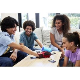 Mattel Games Htw64 Rock'Em Sock'Em Robots Juego de Cartas de Lucha Fiesta Equipo Familiar con Guantes de Boxeo +5 Años