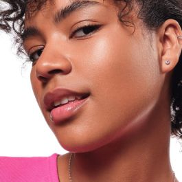 ESSENCE TOUCH BOUNCY GLOW Iluminador Soft #20-Glazed Dew 4 gr