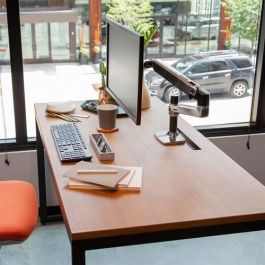 Ergotron LX Desk Mount LCD Arm - Soporte Brazo Monitor de Escritorio