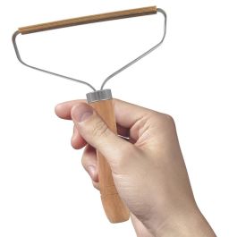 Je cherche une Idee Rastrillo Quitapelusas y Bolitas para Tejidos con Mango de Madera 16x12.5 cm