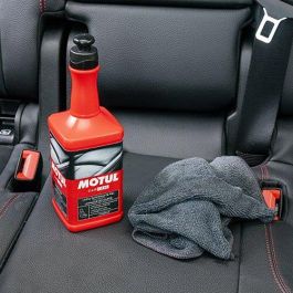 Motul MTL110149 Limpia Tapicerias Piel - Crema para limpieza y mantenimiento de cuero automotriz y accesorios Precio: 12.50000059. SKU: S37112453