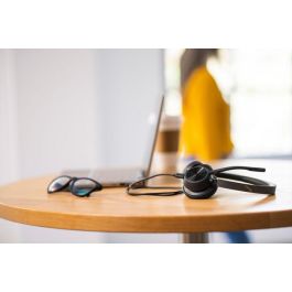 HP Poly Voyager 4320 USB-C Headset HP Poly Voyager 4320 USB-C Headset