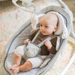 Ingenuity Hamaca Giratoria Automática Cuddle Lamb | Asiento Mecedor con 3 Posiciones, Melodías, Sonidos y Vibraciones para Bebés desde Nacimiento