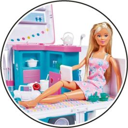 Steffi Love Muñeca Maniquí 29cm y Autocaravana que se Abre: Cocina, Sala de Estar, Cama y Accesorios (51cm)