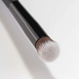 Artdeco Brocha CONCEALER & CAMOUFLAGE BRUSH Premium para Correctores Líquidos, Ojeras, Imperfecciones y Contorno. Cerdas Nylon. 1 ud.