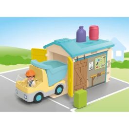 Camión con garaje playmobil junior. Camión con garaje playmobil junior.