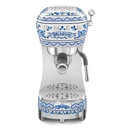 SMEG ECF02DGBEU Máquina Espresso Dolce & Gabbana, 1.1L, 1350W, Azul Mediterraneo Precio: 1001.98999989. SKU: B1GDSCKWBA