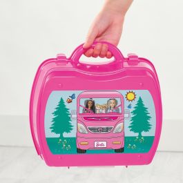 Barbie 00926 Maletín Glamping de Camping y Barbacoa Picnic para Muñecas Barbie. Incluye más de 20 Accesorios Barbie 00926 Maletín Glamping de Camping y Barbacoa Picnic para Muñecas Barbie. Incluye más de 20 Accesorios