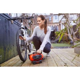 BLACK + DECKER BDCINF18N-QS Inflador-Compresor con o sin cable - Batería de 18 V / Cable de 220 V - 11 Barras / 160 PSI - 3 Agujas BLACK + DECKER BDCINF18N-QS Inflador-Compresor con o sin cable - Batería de 18 V / Cable de 220 V - 11 Barras / 160 PSI - 3 Agujas