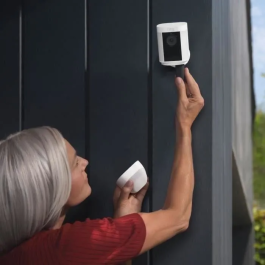 Ring Spotlight Cam Pro Battery Cámara de Seguridad IP Exterior Inalámbrica Blanco