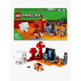LEGO 21255 Minecraft Nether Portal Ambush, Juguete de Construcción con Escenas de Batalla, Minifiguras y Figura de Hoglin