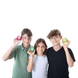 Bandai Juego electronico Tap Tap. Entrena memoria, concentracion y coordinacion. Modelos surtidos. 4,4x7,1x6,4 cm